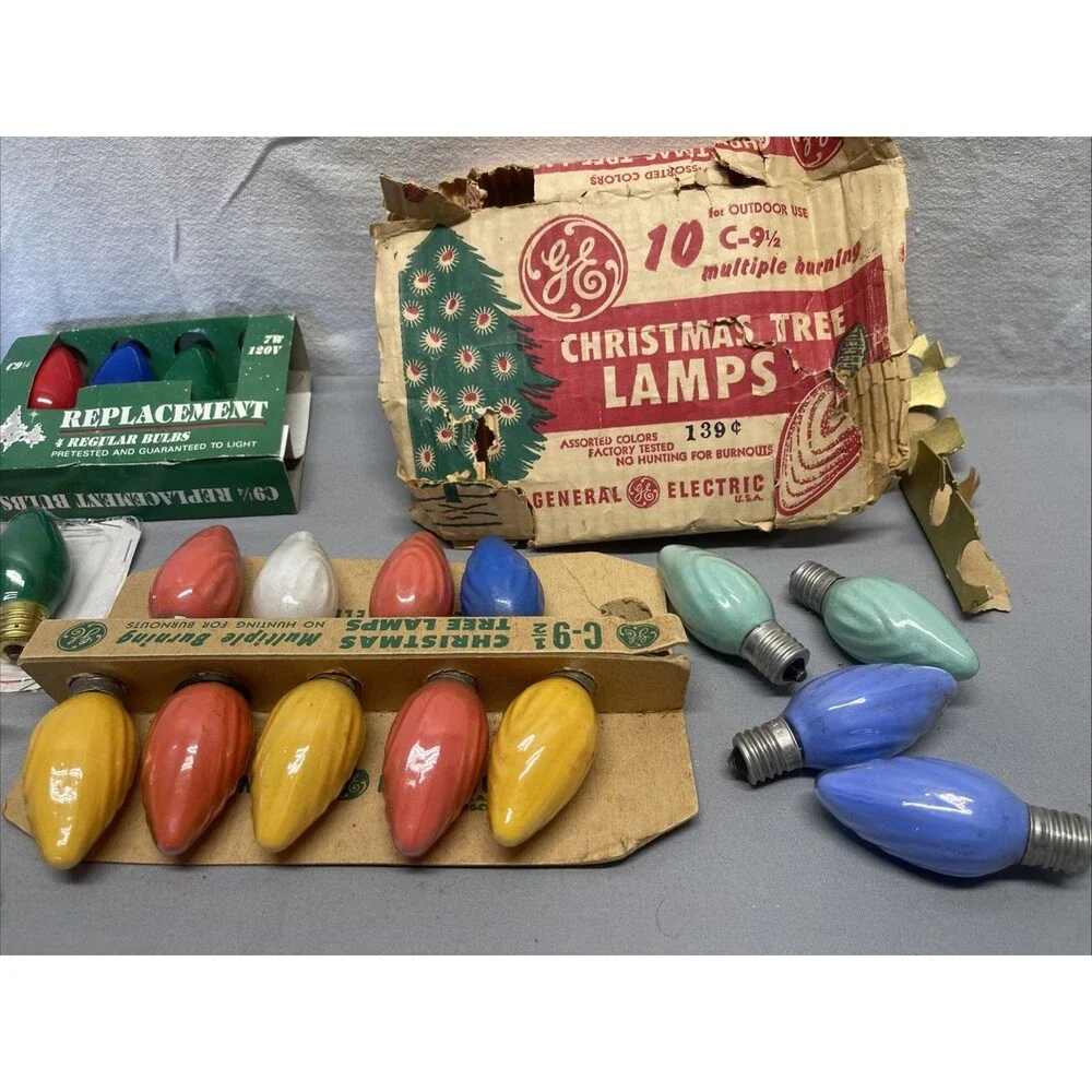 Vintage C9 Christmas Light Bulbs Lot of 26 Bulbs 13 Swirl 13 Smooth Some NIB
